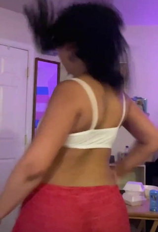 Veondre Mitchell (@veondre) #booty shaking  #cleavage  #big butt  #bouncing boobs  #sport bra  #white sport bra  «#transandproud dc: me I guess hehe»
