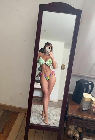 Giuliana Cagna (@yulicagna) #bikini  #cleavage  #light green bikini top  #big boobs  #sexy  «Voy a subir todos los borradores...»