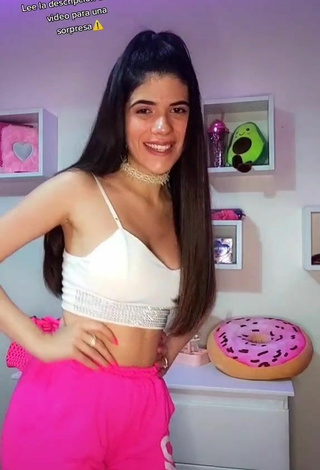 Ana Vallee (@anavallee) #crop top  #white crop top  #booty shaking  #pants  #firefly rose pants  «SEGUIRÉ A 100 de ustedes AL AZAR...»