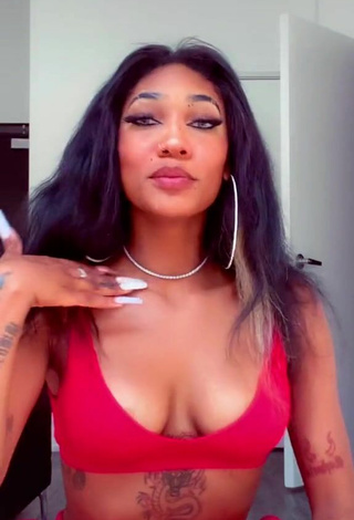 Bria Alana (@briaalanaa) #cleavage  #crop top  #red crop top  «I want more finger tats   #xyzbca»