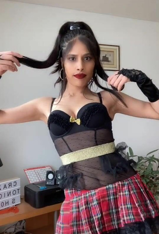 XENA (@crazu5) #top  #skirt  #checkered skirt  #fishnet stockings  #red lips  #booty shaking 