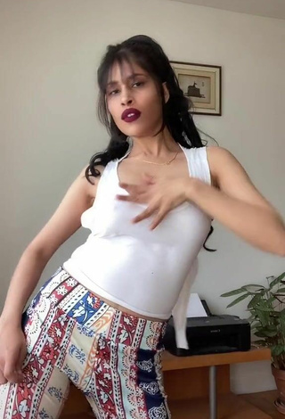 XENA (@crazu5) #top  #white top  #booty shaking  «#fyp#trend♥️»