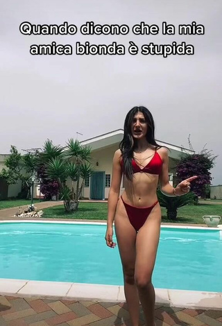 Elena Hazinah (@elenahazinah) #sexy  #bikini  #thong  #swimming pool  «ATTENZION3  IN VISTA...»