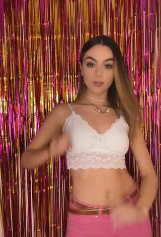 Fernanda Rivas (@fernanda_rivasg) #crop top  #lace crop top  #white crop top  #booty shaking  «FAIIILLL Chequen como ya me...»