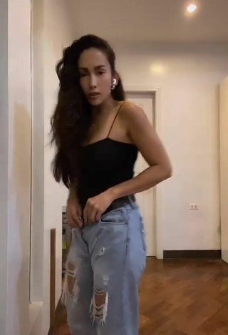 Ina Raymundo (@inaraymundo95) #top  #black top  #booty shaking  #pants  #jeans pants  «Been a while...hello!  #foryou #fyp»