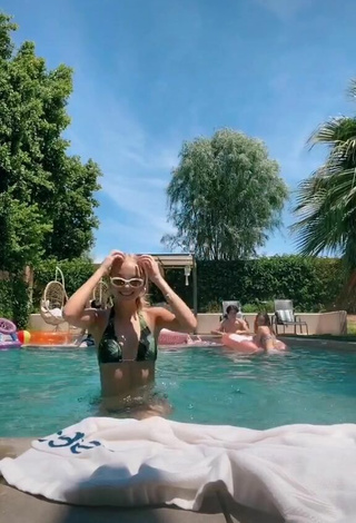 Jessica Belkin (@jessbelkin) #swimming pool  #bikini  #sexy  «bestfriend @nastasiiaporizek»