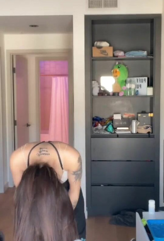 Karsynfoys (@karsynfoys) #cleavage  #bouncing boobs  #big boobs  #crop top  #white crop top  «i’m getting more tats today what...»