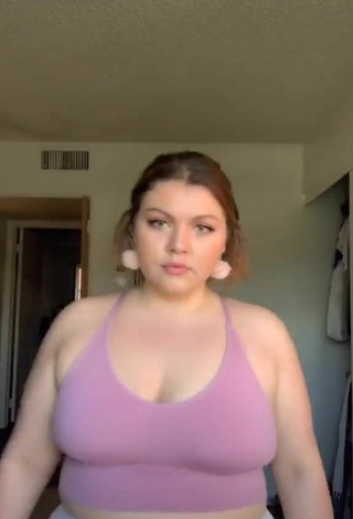 Lexie Lemon (@lexielemonn) #cleavage  #big boobs  #booty shaking  #bouncing boobs  #crop top  #pink crop top  «savage but another song over...»