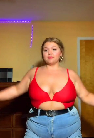 Lexie Lemon (@lexielemonn) #cleavage  #bouncing boobs  #top  #red top  #booty shaking  «DC: @leilani_wut   this is def...»