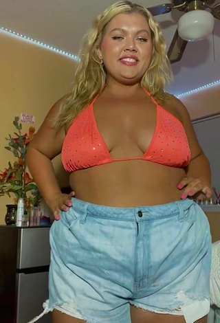 Lexie Lemon (@lexielemonn) #bikini top  #orange bikini top  #booty shaking  #cleavage  #bouncing boobs  «I love megannn #fy...»