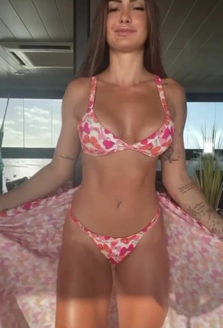 Marina Ferrari (@marinaferrariof) #bikini  #sexy  #cleavage  #butt  #thong  «Meus biquínis da madallola  ❤️»