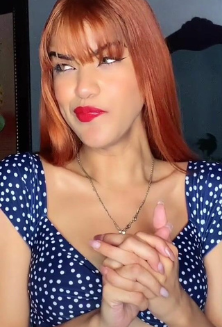 Melissa Rodriguez (@melissa.rodriguez_1) #red lips  #crop top  #cleavage  #bouncing boobs  «Me parece tierno este audio»