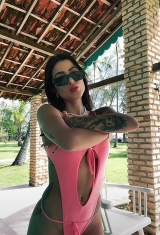 Amanda Ferreira (@amandaferreira0_) #tattooed body  #swimsuit  #pink swimsuit  #cleavage  #big boobs  «Oh maravilha»