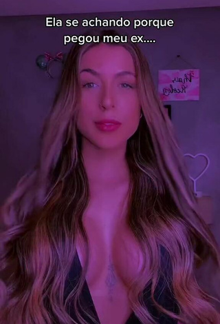 Amanda Ferreira (@amandaferreira0_) #cleavage  #big boobs  «Calma minha sócia pode ficar pra...»