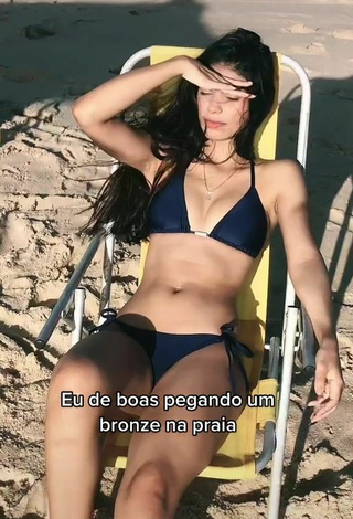 Ana (@anapaulaarcelino) #beach  #bikini  #black bikini  «Quem é você na praia ? Eu ou a...»