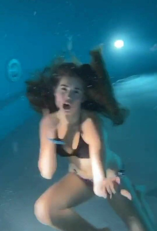Anna Lena Strigl (@anna_strigl) #bikini  #black bikini top  #swimming pool  «Try this @charlidamelio ... way...»