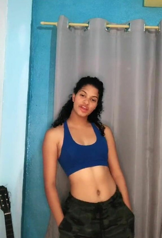 Annaluiza Chaves (@annaluiza_chaves) #sport bra  #blue sport bra  #booty shaking  «Dancinhas sempre flopam mas...»
