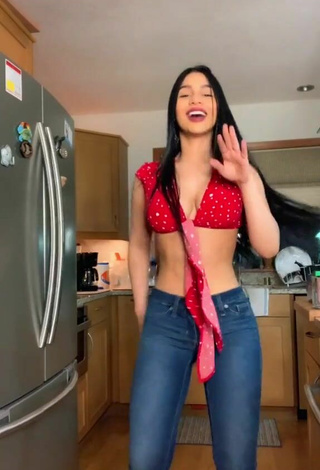 Barbara Ramirez (@barbaramirezzz) #crop top  #red crop top  #booty shaking  #pants  #jeans pants  «#foryou #parati»