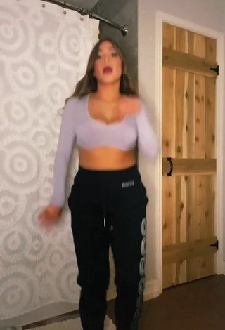 Camryn Cordova (@camryncordova) #cleavage  #bouncing boobs  #crop top  #grey crop top  #booty shaking  «love this dance lol»