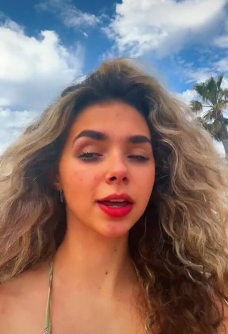 Chrissy Corsaro (@chrissycorsaro) #red lips  #bikini top  #floral bikini top  #cleavage  #beach  «beach day yktv (pls post tiktok,...»