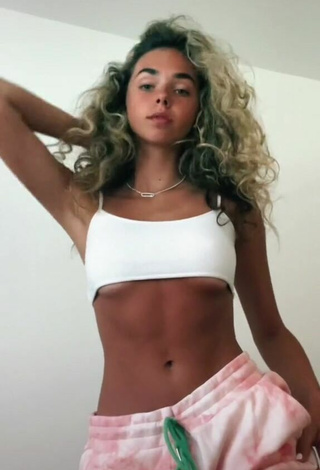 Chrissy Corsaro (@chrissycorsaro) #crop top  #white crop top  #underboob  «#ad yyeaaaahhh»