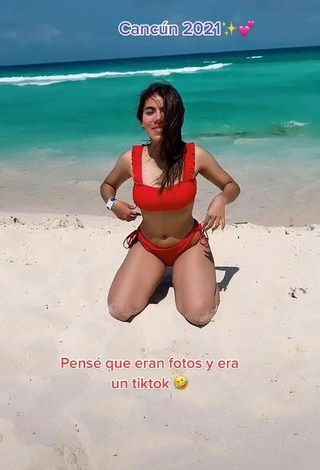 Valentina (@danavalentiiina) #beach  #cleavage  #bikini  #red bikini  #big boobs  «Devuélvanme #cancun2021...»