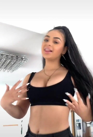 Devenity Perkins (@devenityy) #cleavage  #bouncing boobs  #crop top  #black crop top  #booty shaking  #pants  #black pants 