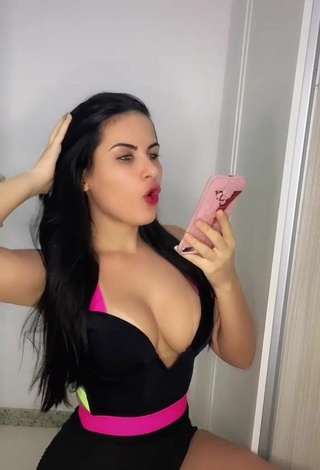 Dine Azevedo (@dine_azevedo) #cleavage  #overall  #sexy 