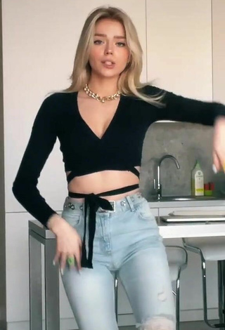 esmireal (@esmireal) #crop top  #black crop top  #booty shaking  #pants  #jeans pants 