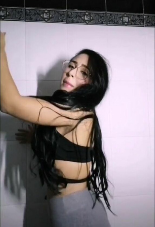 Eve Herrera (@eveherrerav) #cleavage  #big boobs  #sexy  #tattooed body  #booty shaking  «#colombia #colombianas_oficial...»