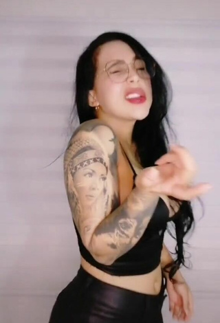 Eve Herrera (@eveherrerav) #tattooed body  #crop top  #black crop top  #cleavage  #big boobs  #booty shaking  #leather crop top  «#foryou»