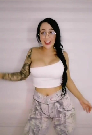 Eve Herrera (@eveherrerav) #tattooed body  #cleavage  #big boobs  #bouncing boobs  #crop top  #white crop top  #booty shaking  «#mexico #colombia #fyp»