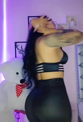 Eve Herrera (@eveherrerav) #tattooed body  #cleavage  #big boobs  #crop top  #black crop top  #sexy  «#comedian #eeuu #latinas #tattoo»