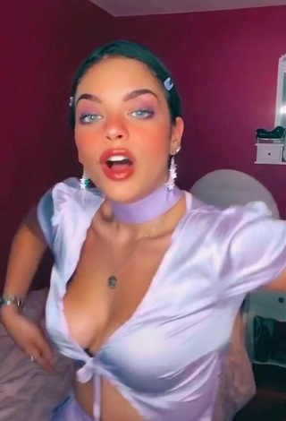 Giulia Paglianiti (@giuliapaglianiti) #cleavage  #bouncing boobs  #crop top  #purple crop top  #booty shaking 
