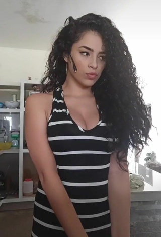 Gleidy Rojas (@gleidyrojasm) #cleavage  #big boobs  #dress  #striped dress  «Busco a mi Victor que haga el...»
