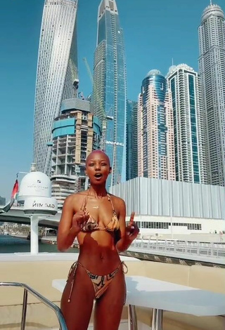Vivian Gold Kaitetsi (@goldviv1) #bikini  #boat  #big boobs 