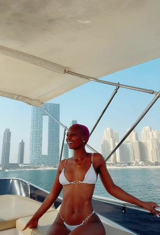 Vivian Gold Kaitetsi (@goldviv1) #boat  #bikini  #white bikini  #cleavage  #bouncing boobs 