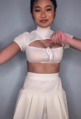 Taylah Albert (@h3rizonmusic) #crop top  #sexy  #bouncing boobs  #booty shaking  «Our inner selves before getting...»