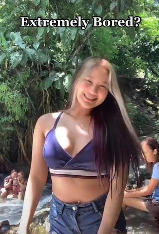 Vanessa Domingo (@hailrosieee) #crop top  #blue crop top  #shorts  #jeans shorts  #booty shaking  «comment down your facebook, mag...»