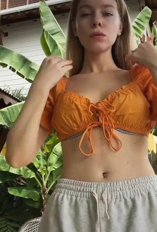 Ira Blanc (@ira_blanc) #crop top  #orange crop top  #booty shaking  #sexy  «Кажется не получилось»