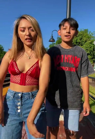 Joshy y naho (@joshy_naho) #crop top  #red crop top  #booty shaking  #pants  #jeans pants  «Se emocionó    #foryoupage...»