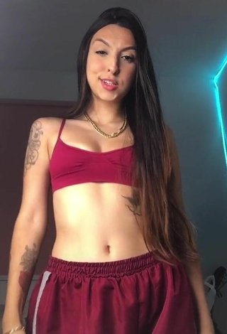 Julia Guerra (@juguerrao) #sport bra  #red sport bra  #bouncing boobs  #booty shaking  #cleavage  «amo essa musicaaaaa #lesbian #gbt»