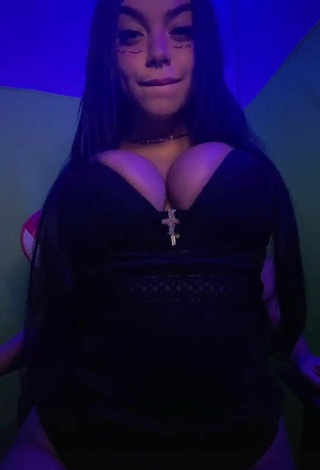 Karniello (@ismailgezici47) #big boobs  #sexy  #cleavage  #bouncing boobs 
