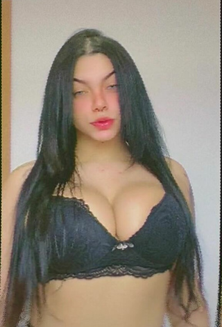 Karniello (@ismailgezici47) #bra  #black bra  #cleavage  #bouncing boobs  #big boobs  #sexy 