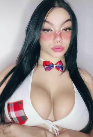 Karniello (@ismailgezici47) #cleavage  #crop top  #white crop top  #big boobs  #bouncing boobs 