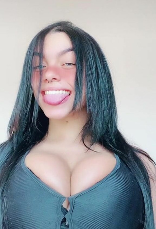 Karniello (@ismailgezici47) #cleavage  #crop top  #black crop top  #bouncing boobs 