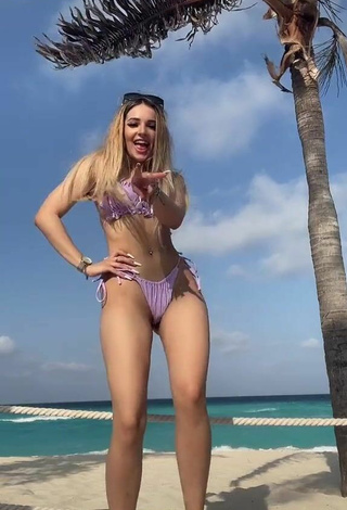 Lorena Fernández (@lorenafernandezb) #beach  #bikini  #purple bikini  #booty shaking  «CANCÚN!!!  ☀️»