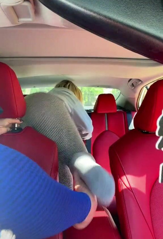 Makayla Weaver (@makaylaaweaver) #butt  #car  #leggings  #sexy  «trap bunny bubblessss   #mom...»