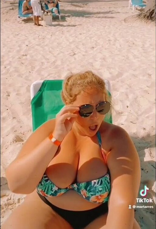 Mar Tarres (@martarres) #beach  #bikini  #cleavage  #big boobs  «Me ayudan a etiquetar a...»