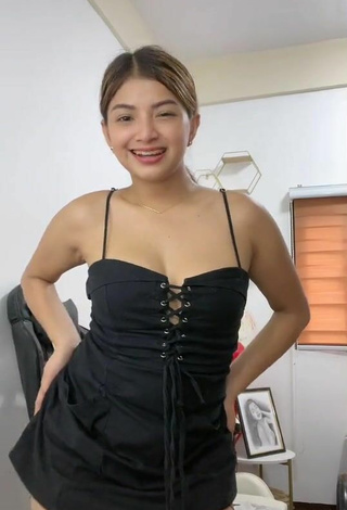 Marylaine Amahit (@ms.marylaine) #dress  #black dress  #booty shaking  «CREDITS SA STEPS!!!»